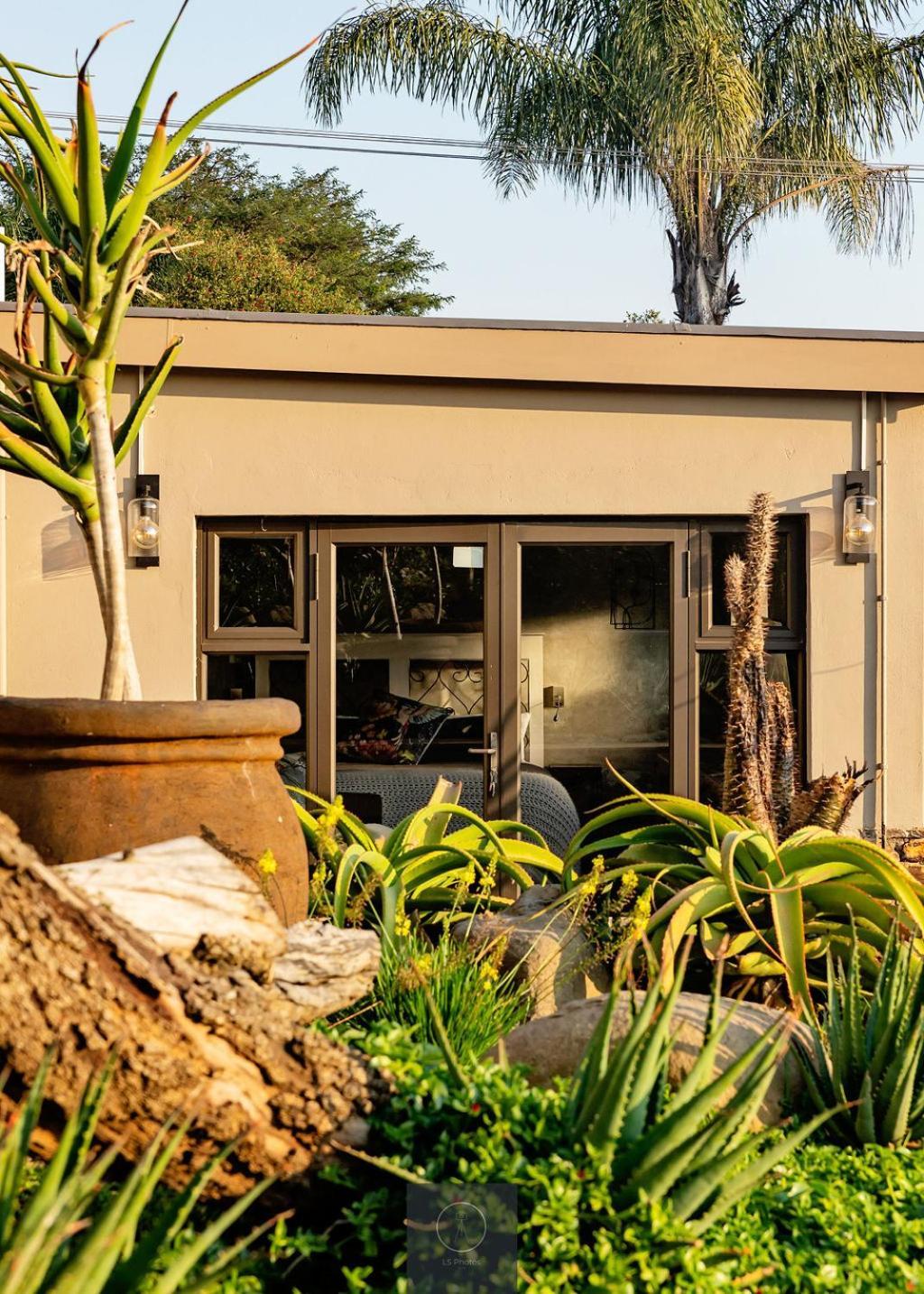 Guest Room At Joubert Piet Retief Exterior foto